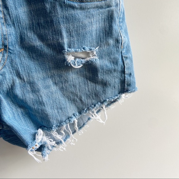 Levi’s shorts - Picture 2 of 5